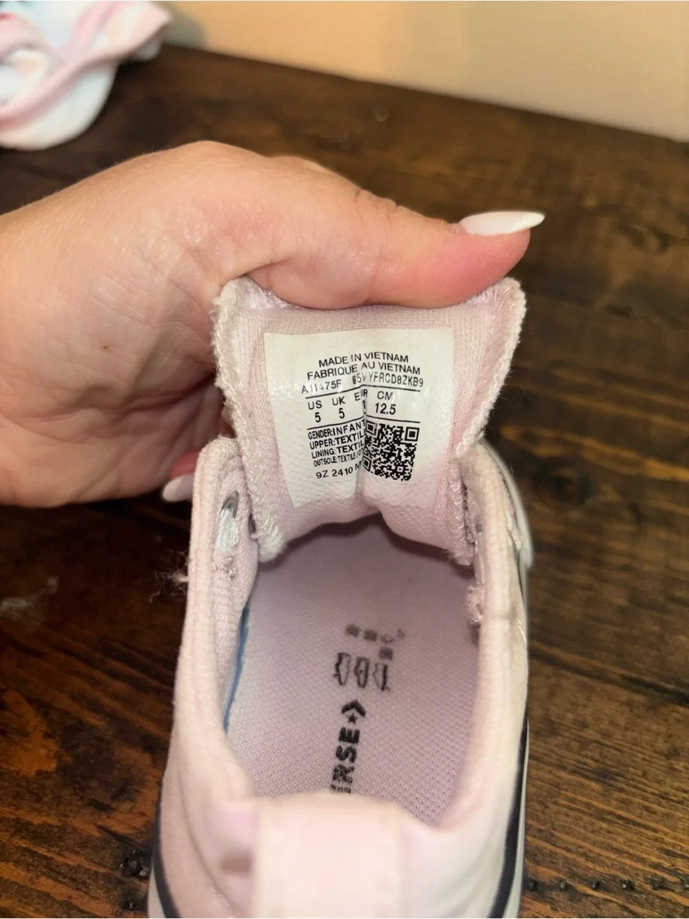 Converse Toddler Pink Low Top Sneakers size 5
